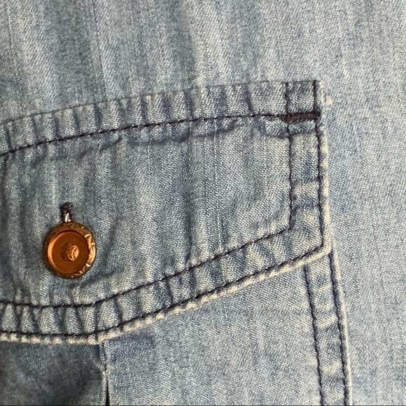 Sanctuary Chambray Shirt Womens Size M Button Front Long Sleeve Blue - Picture 5 of 8